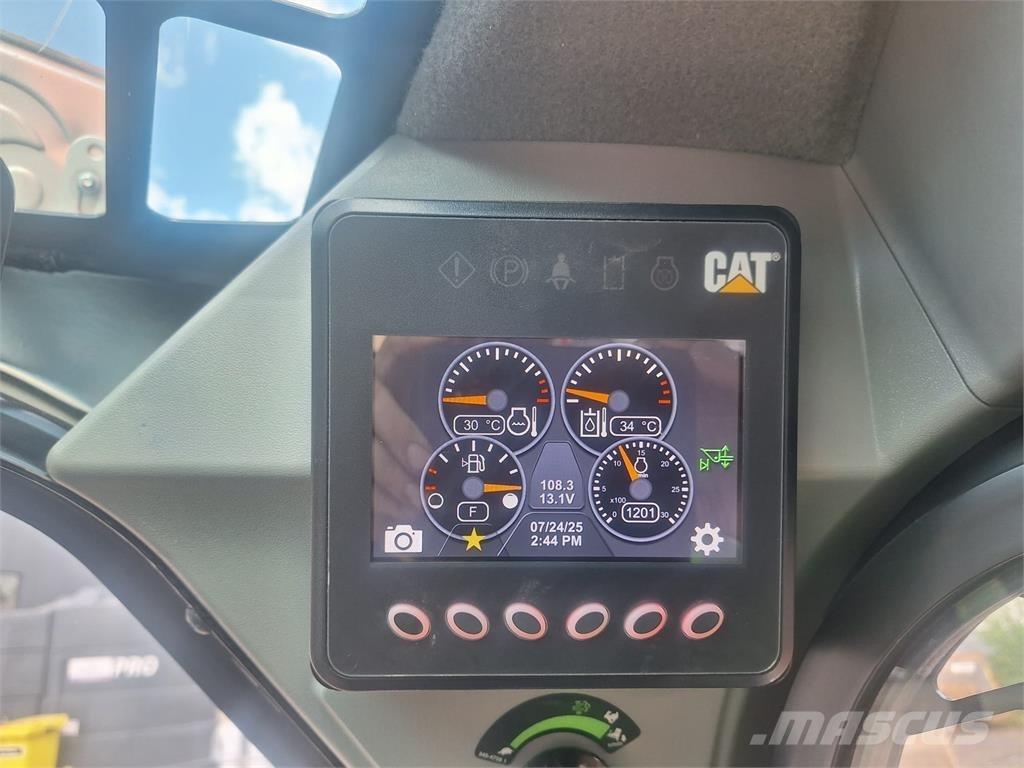 CAT 226D3 轮式装载机