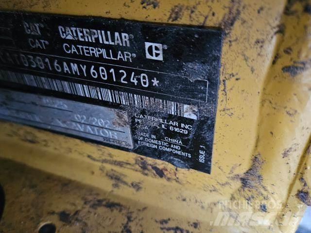 CAT 301.6 小型挖掘机