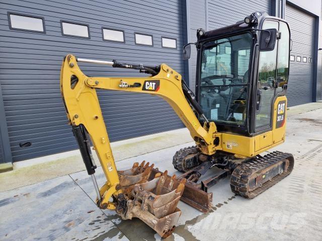 CAT 301.6 小型挖掘机