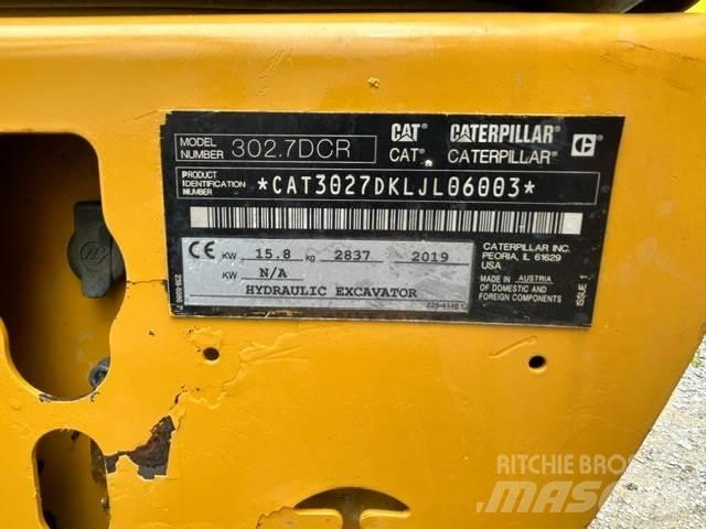 CAT 302.7 小型挖掘机