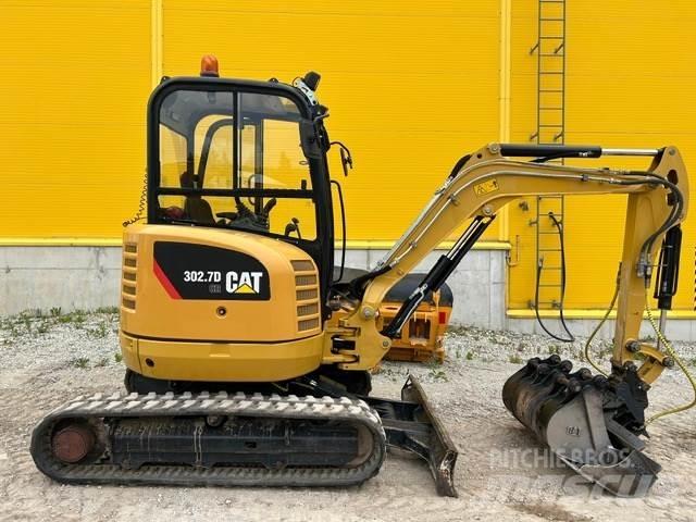 CAT 302.7 小型挖掘机