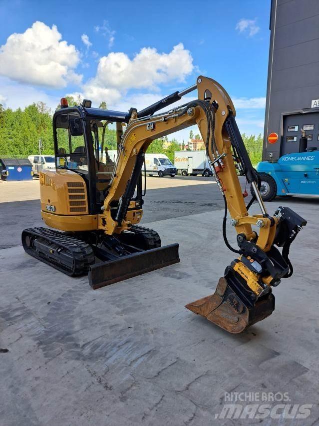 CAT 302.7DCR 小型挖掘机