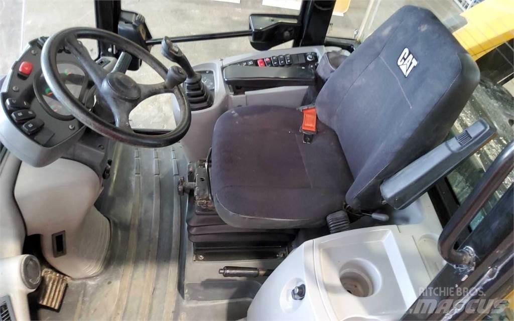 CAT 906M 轮式装载机