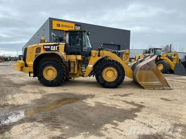 CAT 982M 轮式装载机