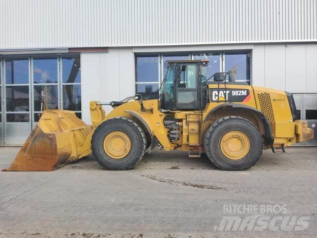 CAT 982M 轮式装载机