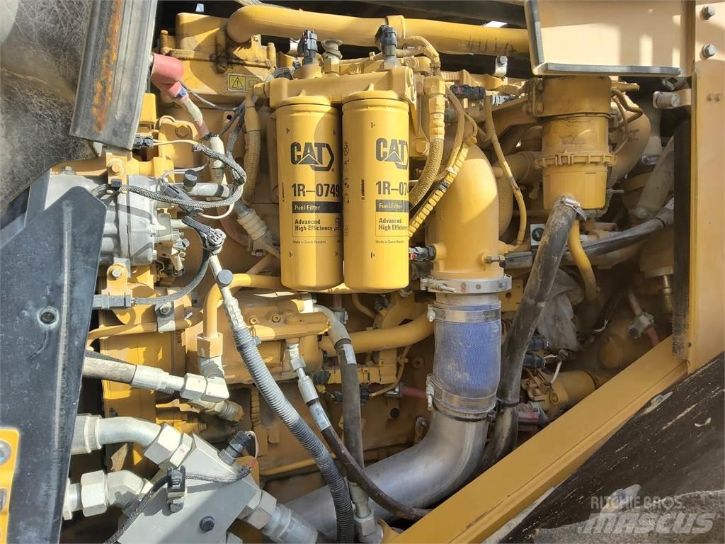 CAT 982M 轮式装载机