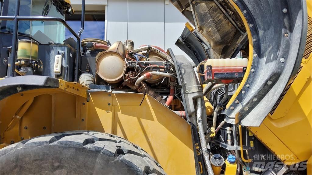 CAT 982M 轮式装载机