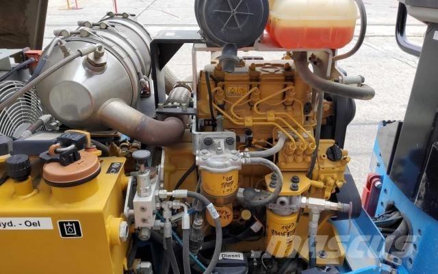 CAT CC2.6 复合式压路机
