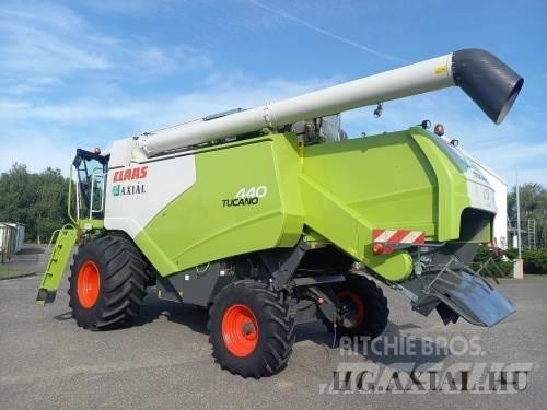 CLAAS Tucano 440 联合收割机