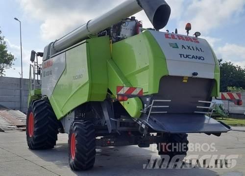 CLAAS Tucano 440 联合收割机