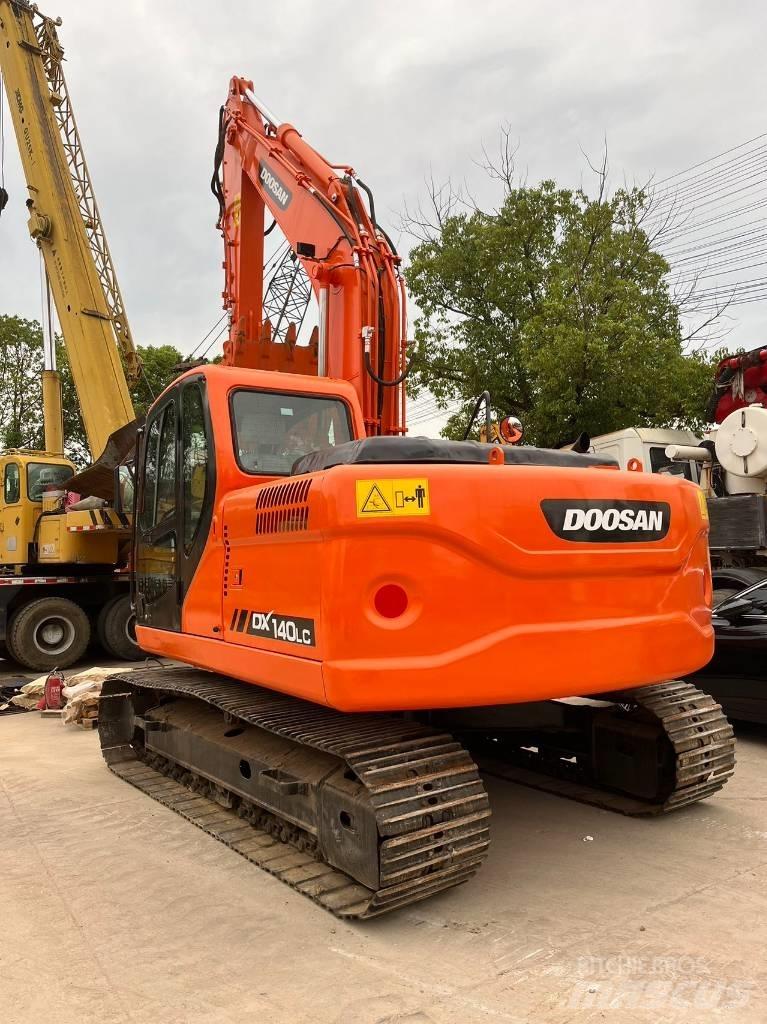 Doosan DX 140 LC 履带挖掘机