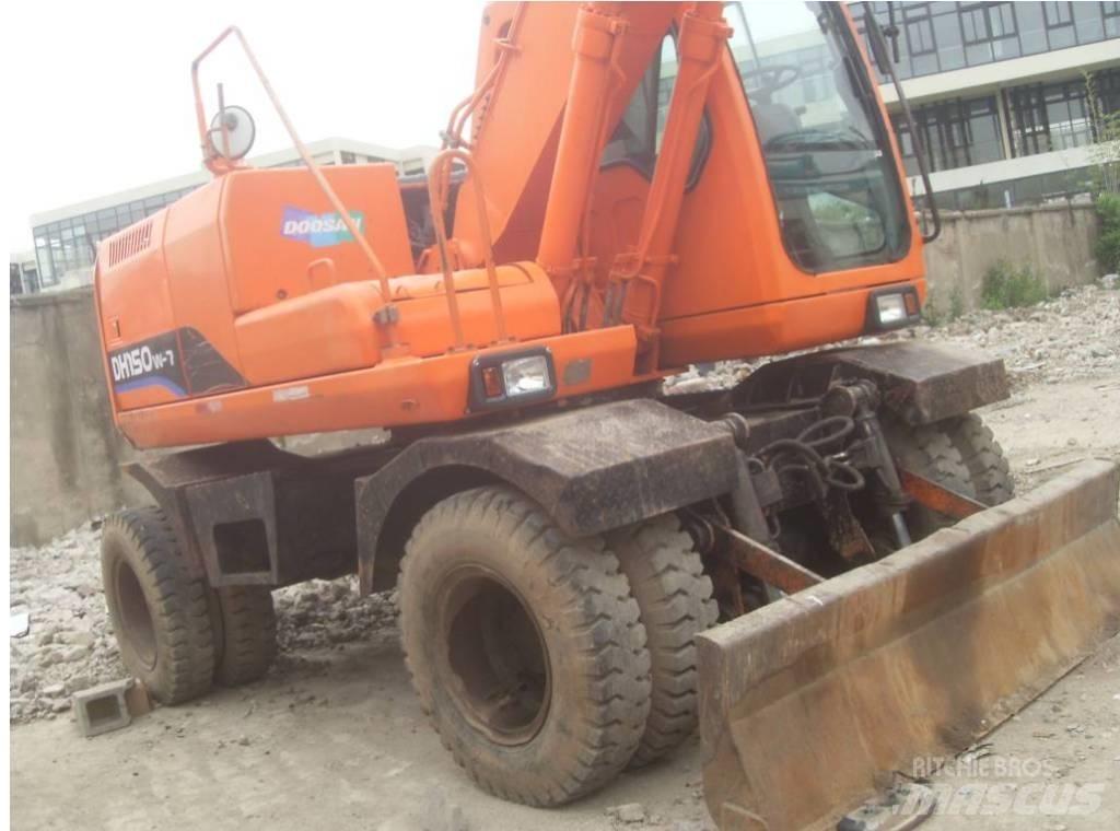 Doosan DH 150 W-7 轮式挖掘机