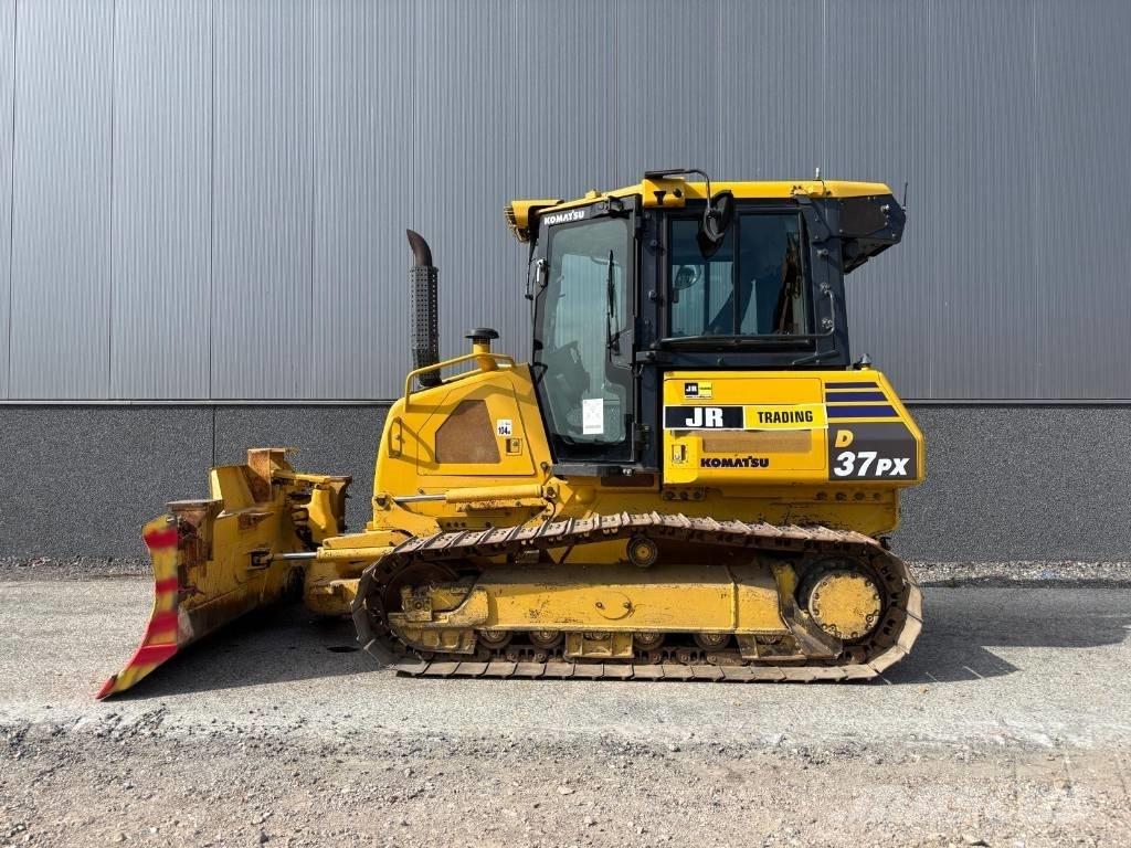 Komatsu D37 PX-23 履带式推土机