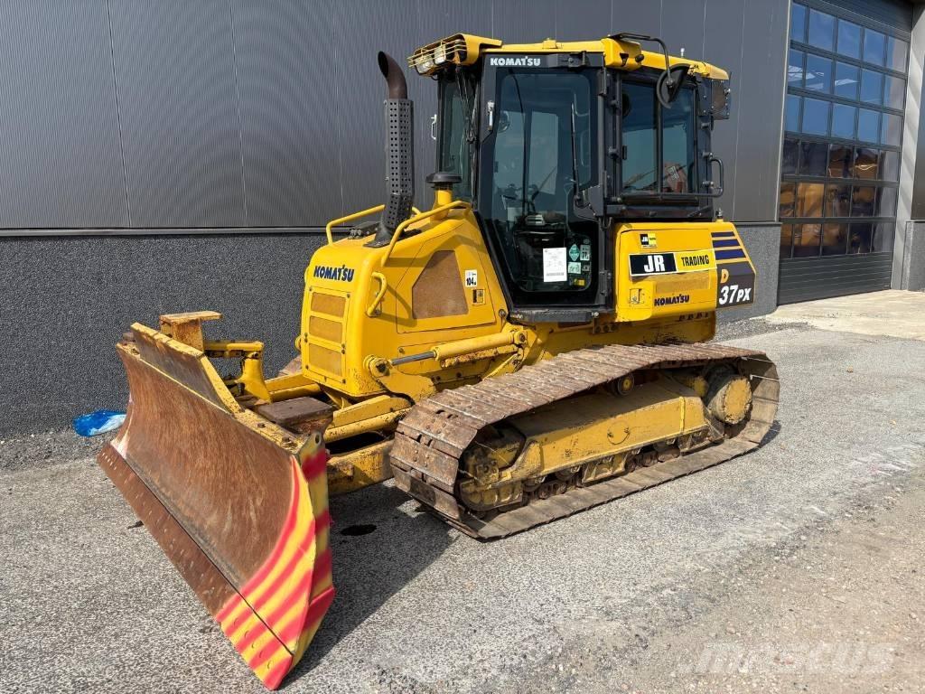 Komatsu D37 PX-23 履带式推土机