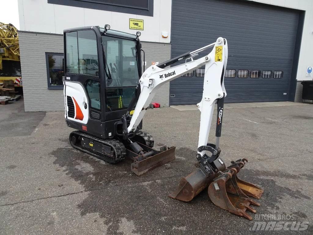 Bobcat E19 小型挖掘机