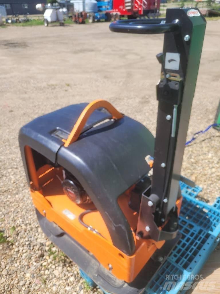 Atlas Copco RP400 拖式振动压路机