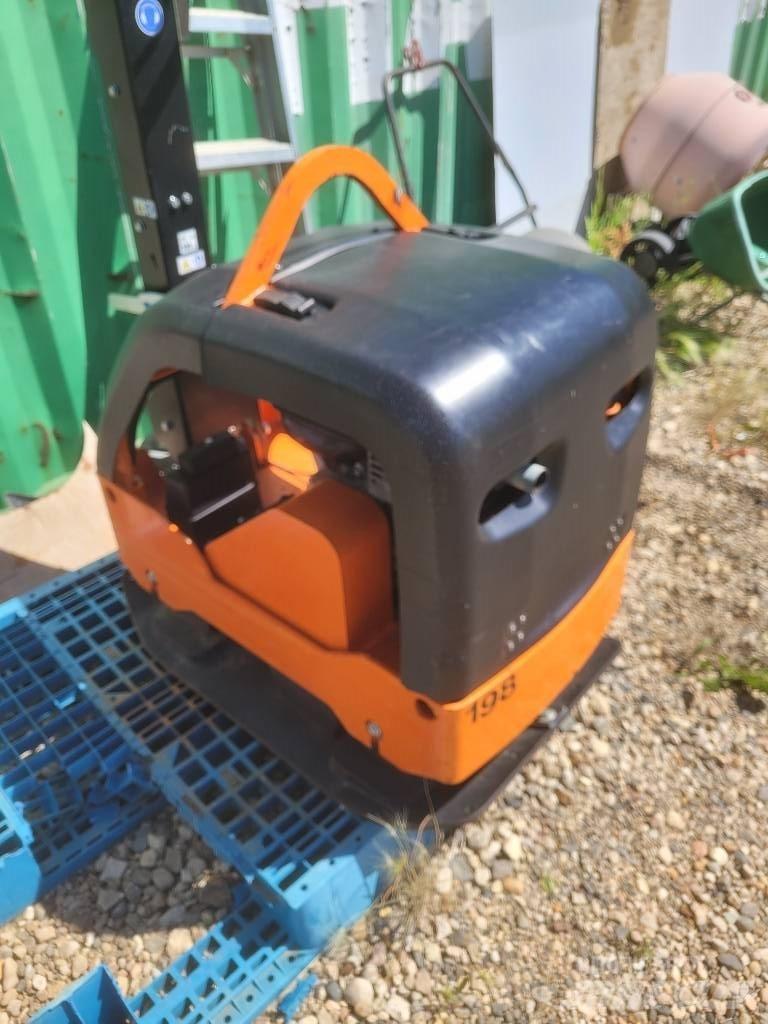 Atlas Copco RP400 拖式振动压路机