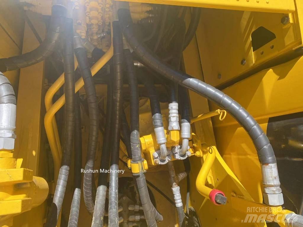 Komatsu PC 200 中型挖掘机