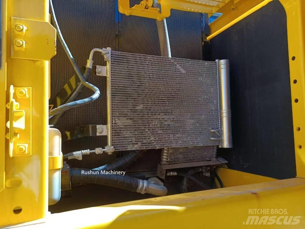 Komatsu PC 200 中型挖掘机