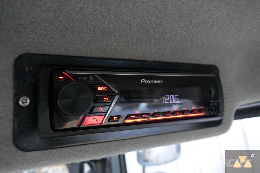 CAT CS64B 单轮压路机