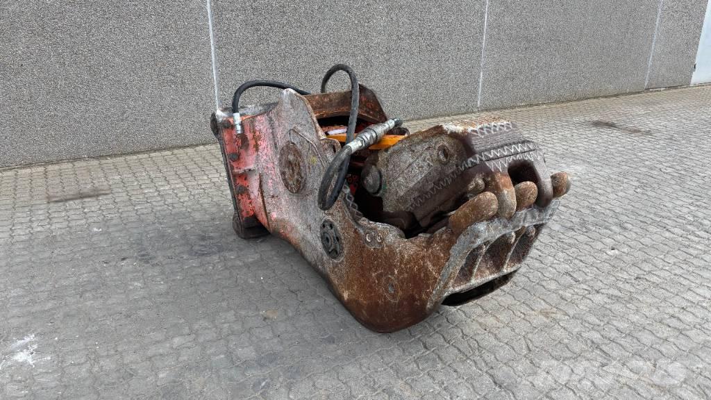 NPK G 18 J 破碎钳