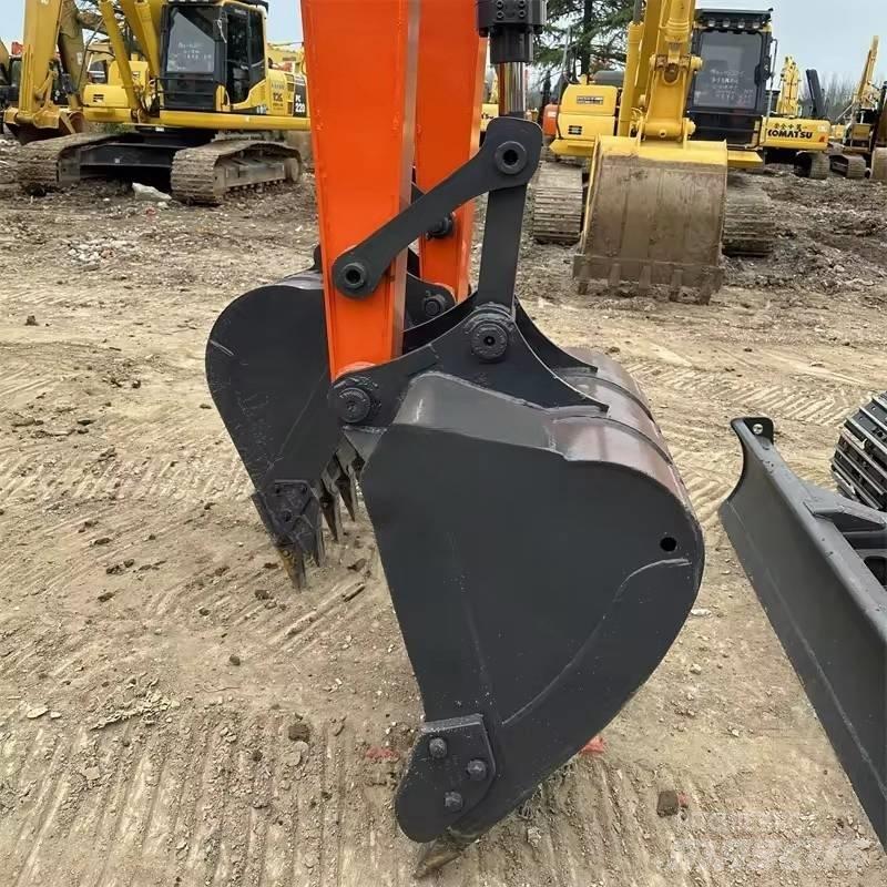 Doosan DX 80 中型挖掘机
