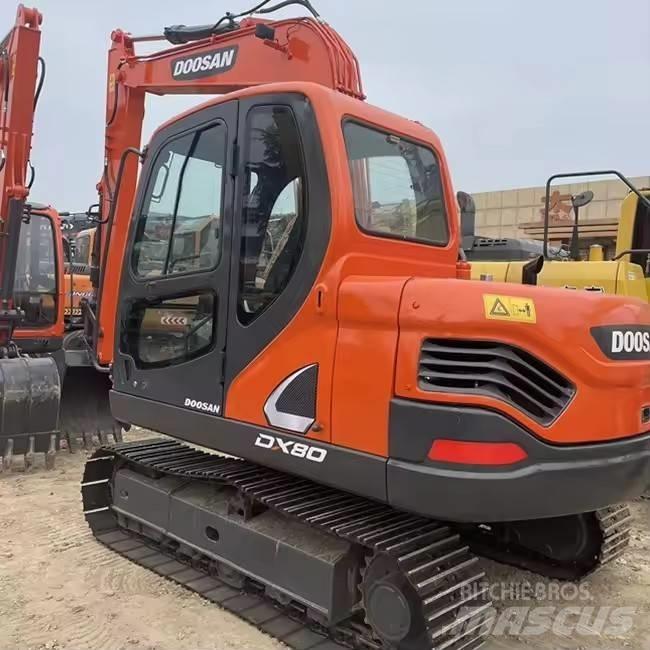 Doosan DX 80 中型挖掘机