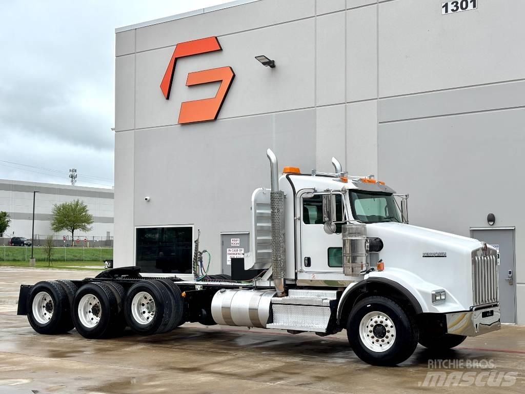 Kenworth T 800 牵引车
