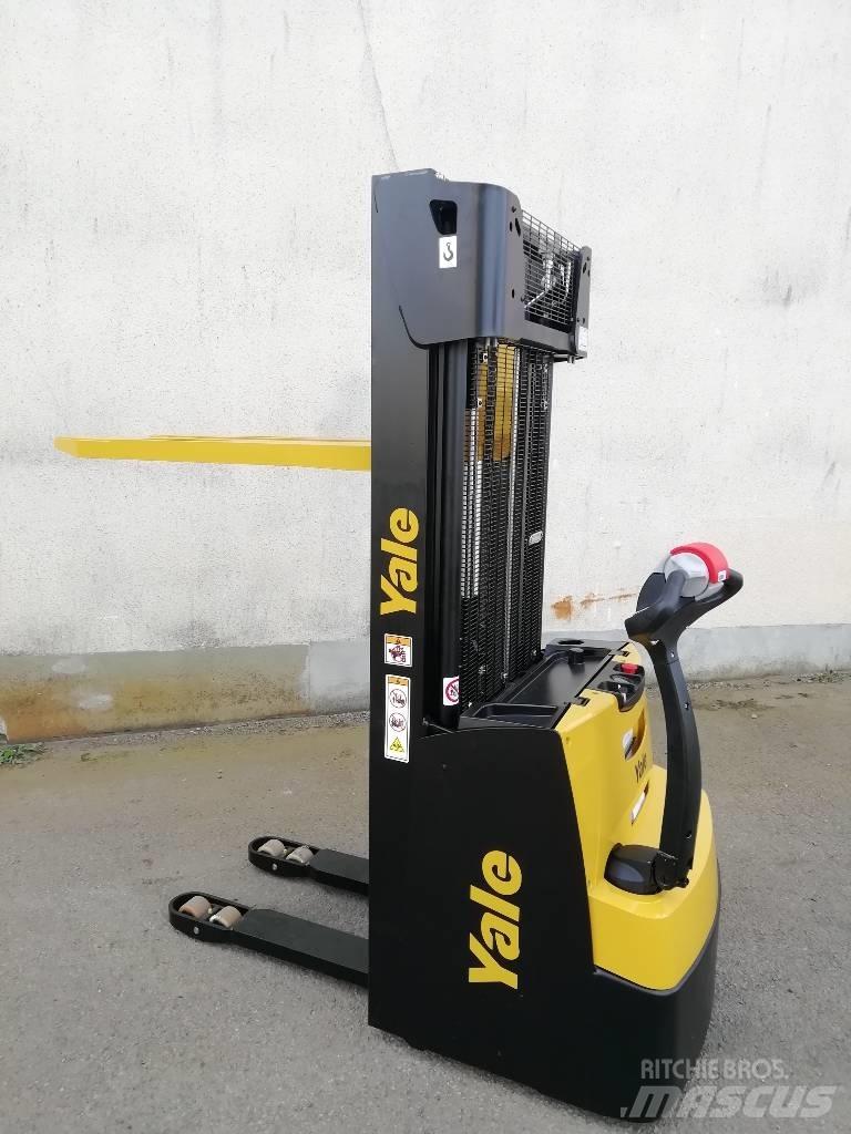 Yale MS12 手推堆垛车