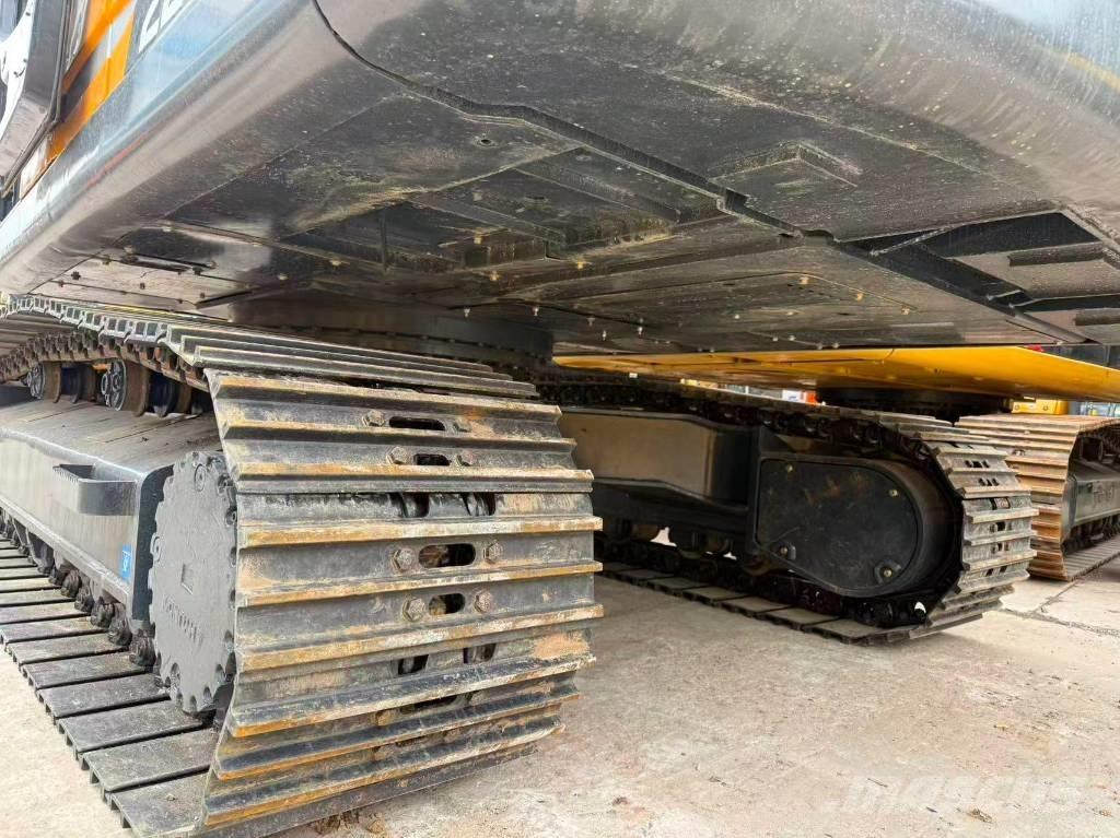 Hyundai R220LC-9S 中型挖掘机