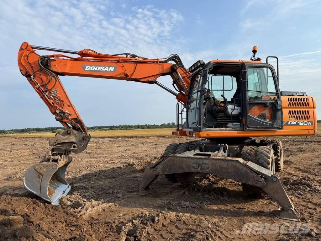 Doosan DX 160 W-3 轮式挖掘机