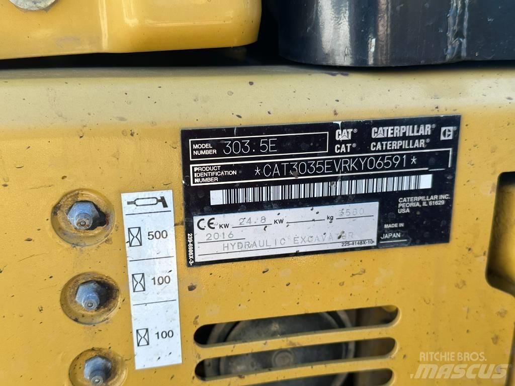 CAT 303.5 小型挖掘机