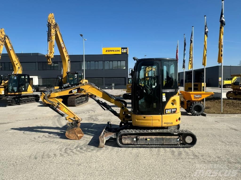 CAT 303.5 小型挖掘机