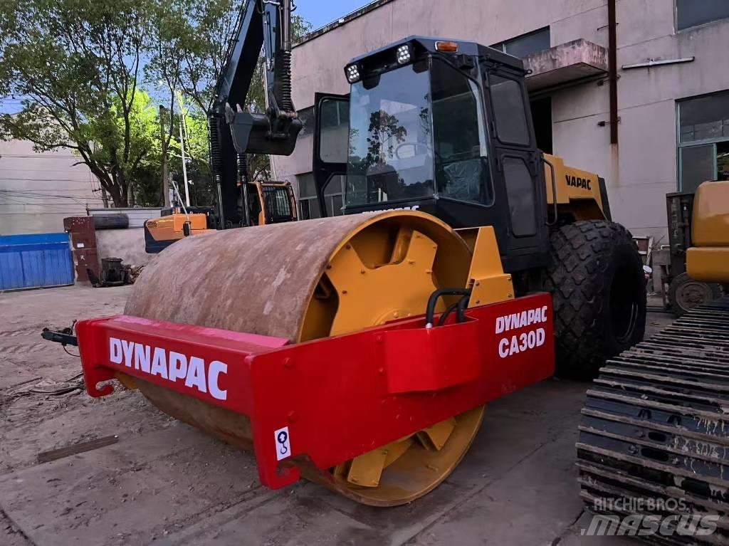 Dynapac CA 30 D 单轮压路机