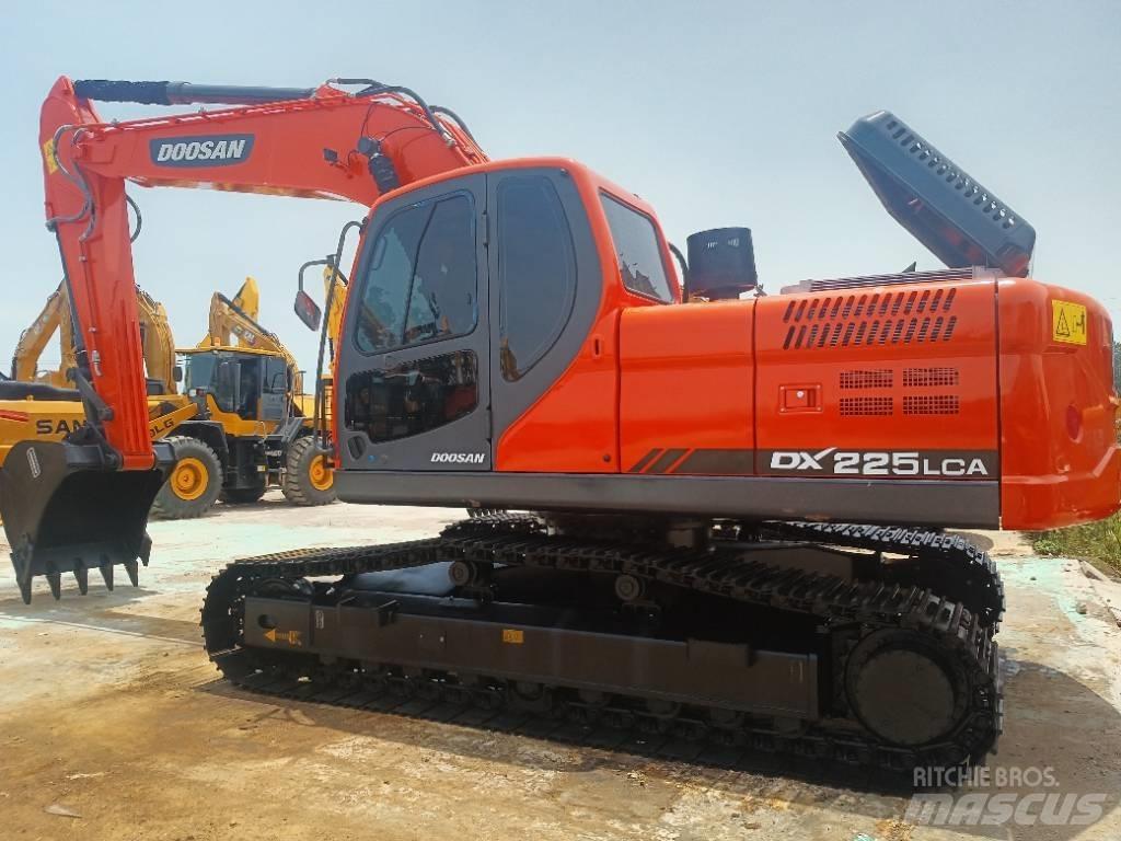 Doosan DX 225 履带挖掘机
