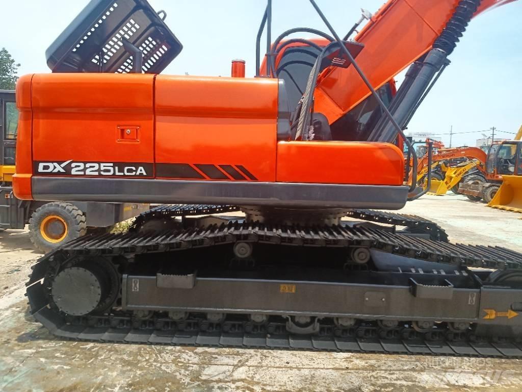 Doosan DX 225 履带挖掘机