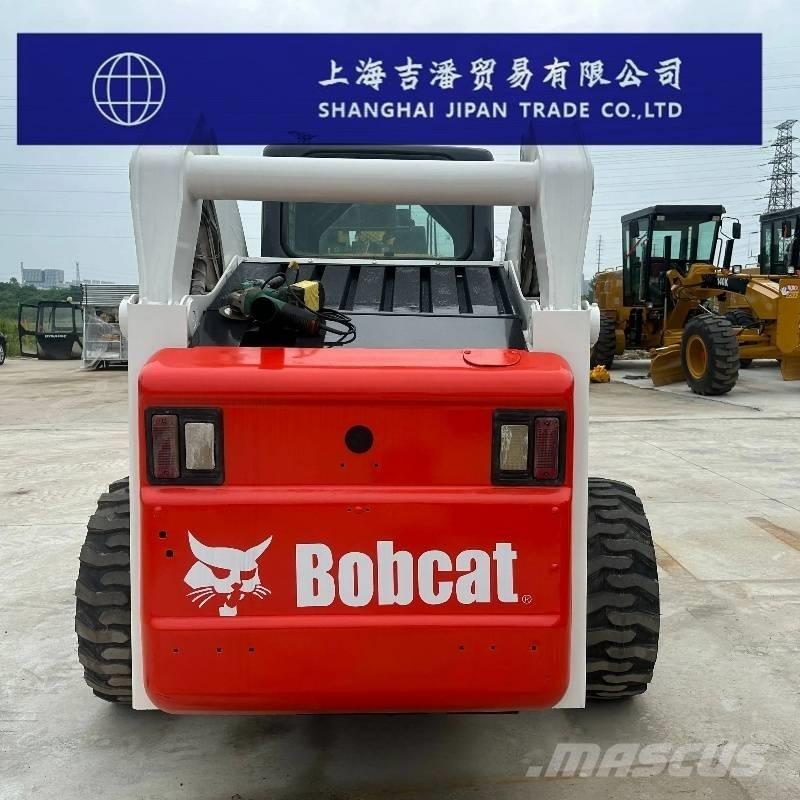 Bobcat S 300 滑移装载机