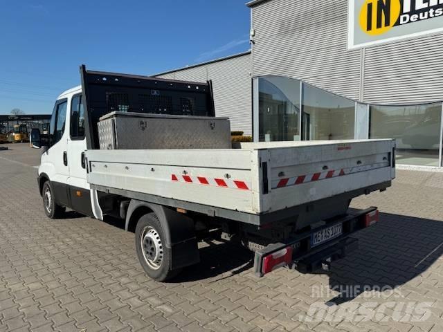 Iveco Daily 35 S12 大型面包车