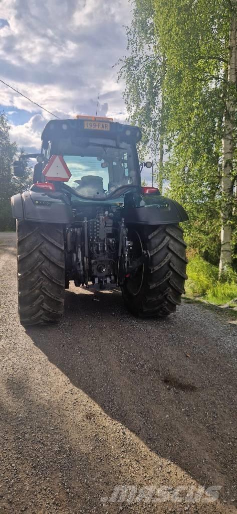 Valtra T914 versu 拖拉机/农用车