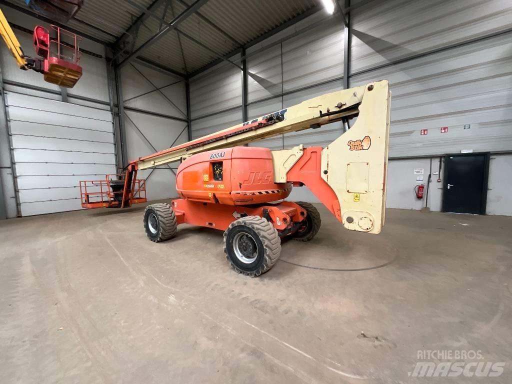 JLG 800 AJ 曲臂高空工作平台