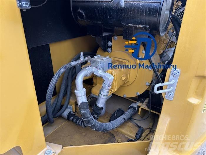 CAT 307E2/E 小型挖掘机