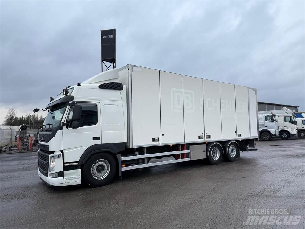 Volvo FM380 6x2 厢式货车