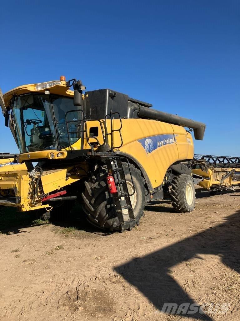 New Holland CX 8080 联合收割机