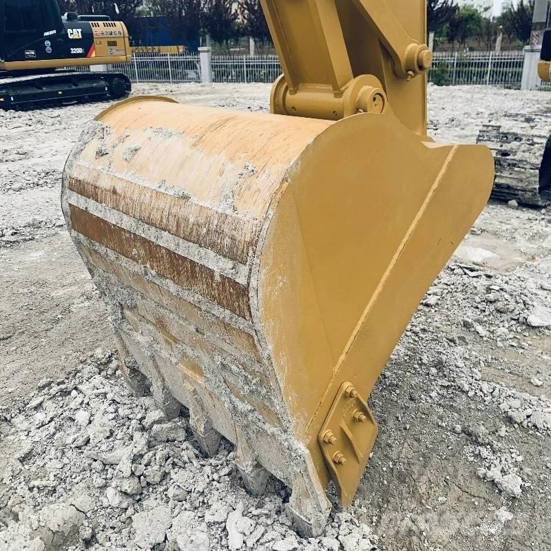 CAT 320 D 履带挖掘机