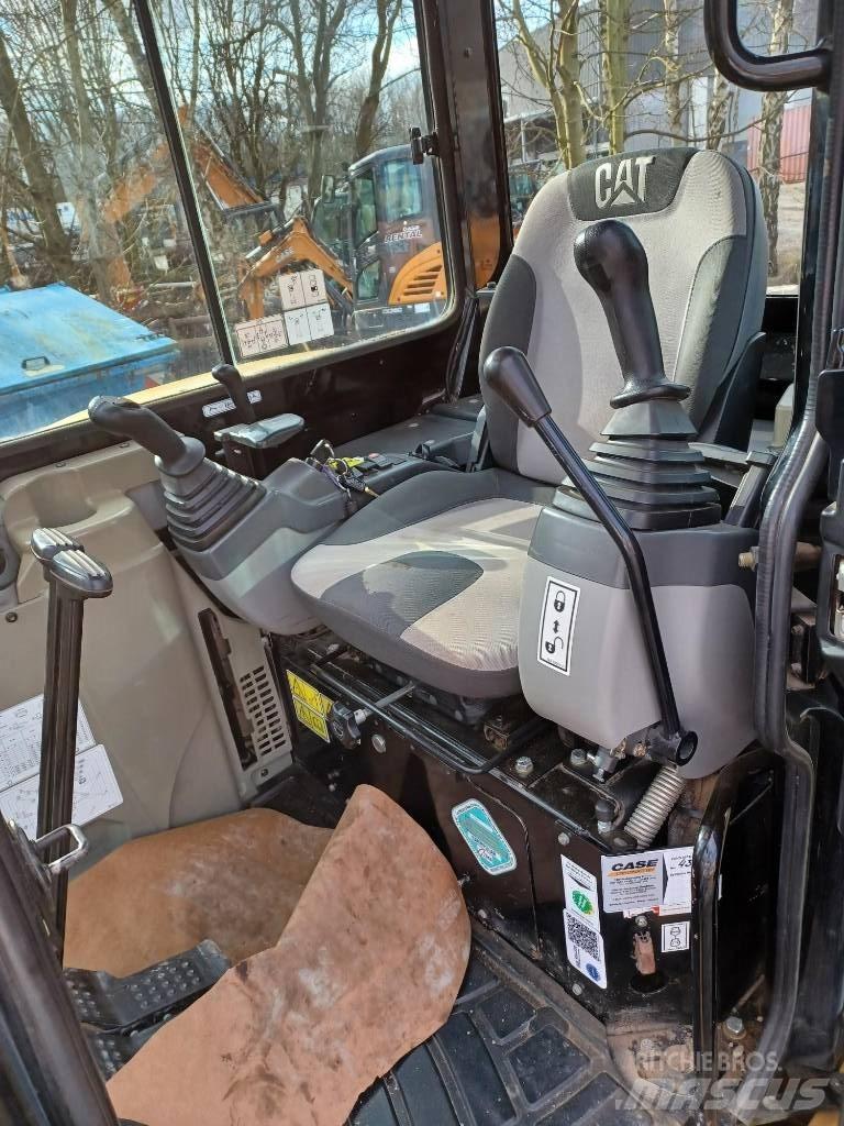 CAT 305 小型挖掘机