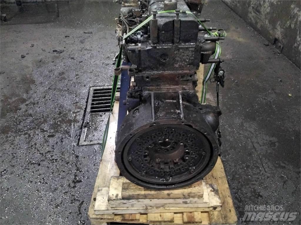 Sisu Komatsu 895 发动机