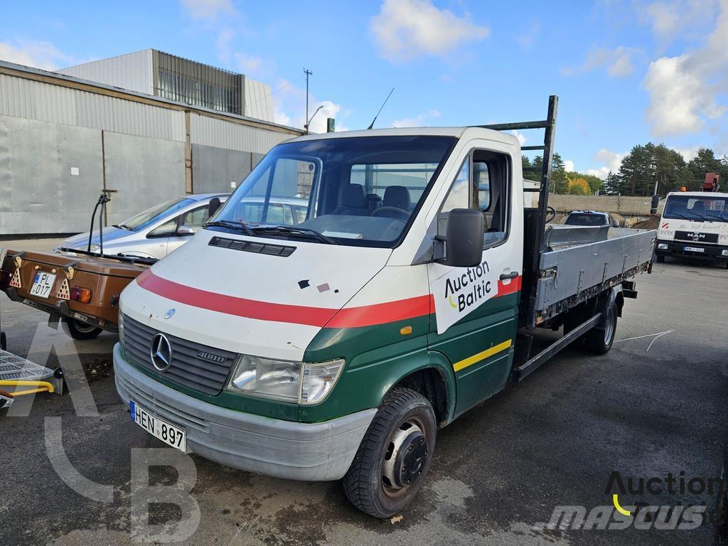 Mercedes-Benz 408 皮卡车