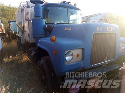 Mack R 600 自卸式货车