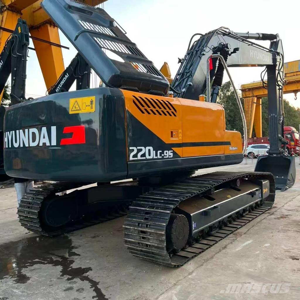 Hyundai R220LC-9S 中型挖掘机
