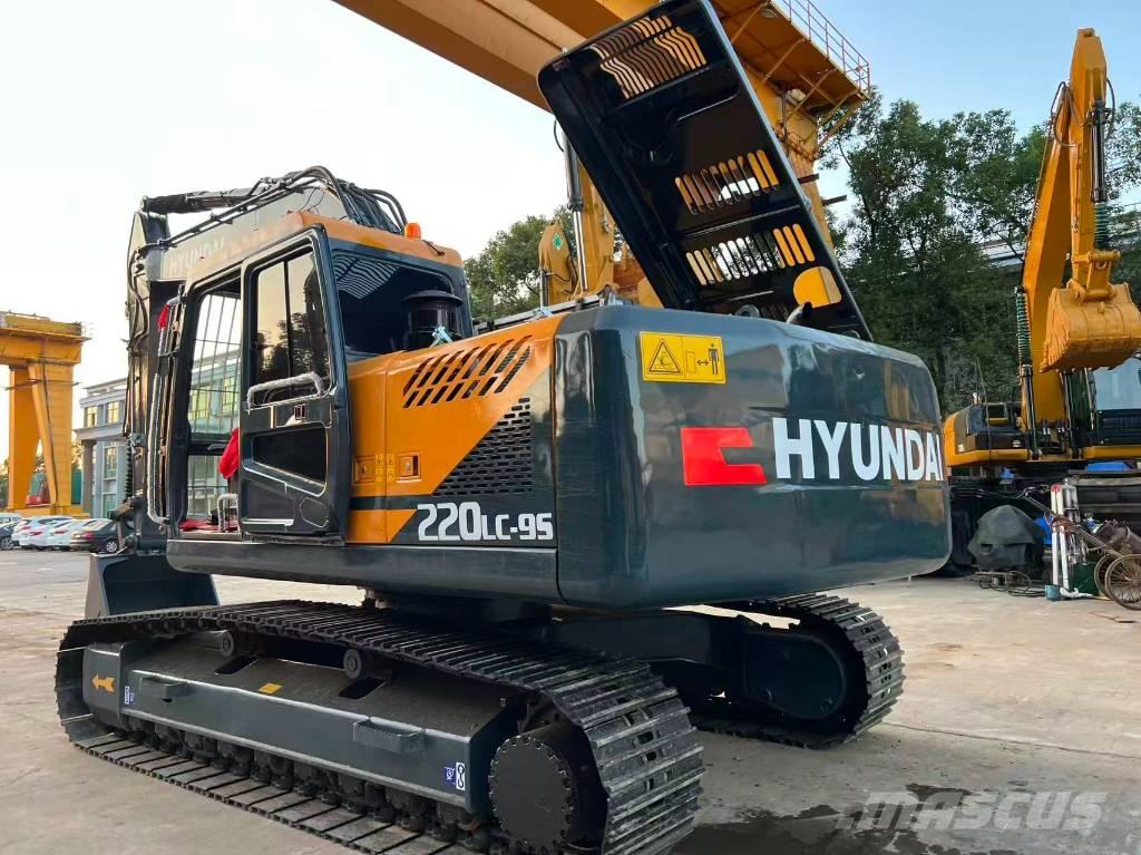 Hyundai R220LC-9S 中型挖掘机